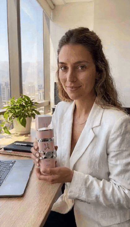 Video UGC de LARA LATAFFA PERFUME ARABE PARA MUJER en uso 4